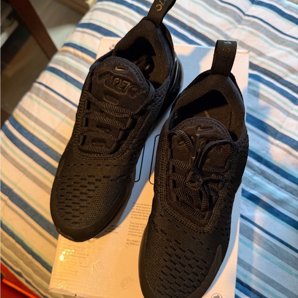 Nike Air Max 270 Triple Black Men's Sneakers size 5.5 women’s - Picture 3 of 5